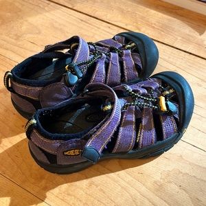 Purple keen sandals kids